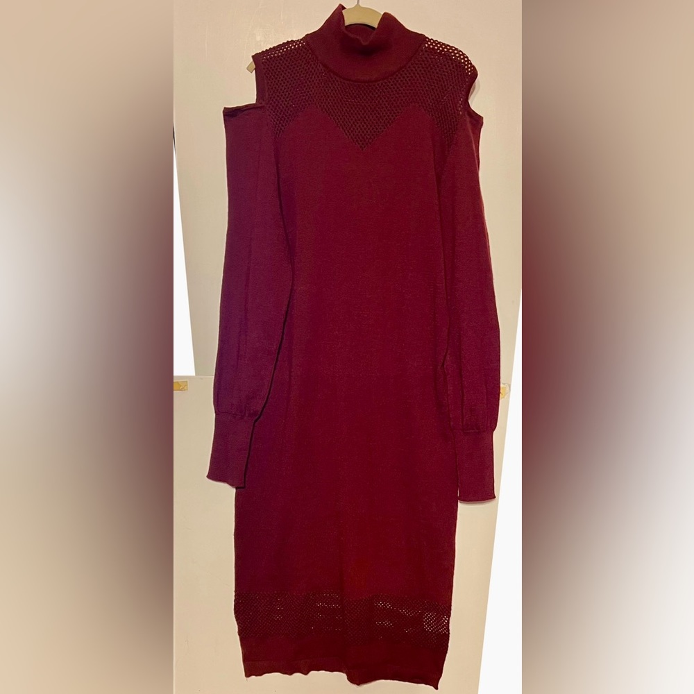 Nicki Minaj Women's Cold Shoulder Peek-a-boo Sweater burgundy Sz:XL